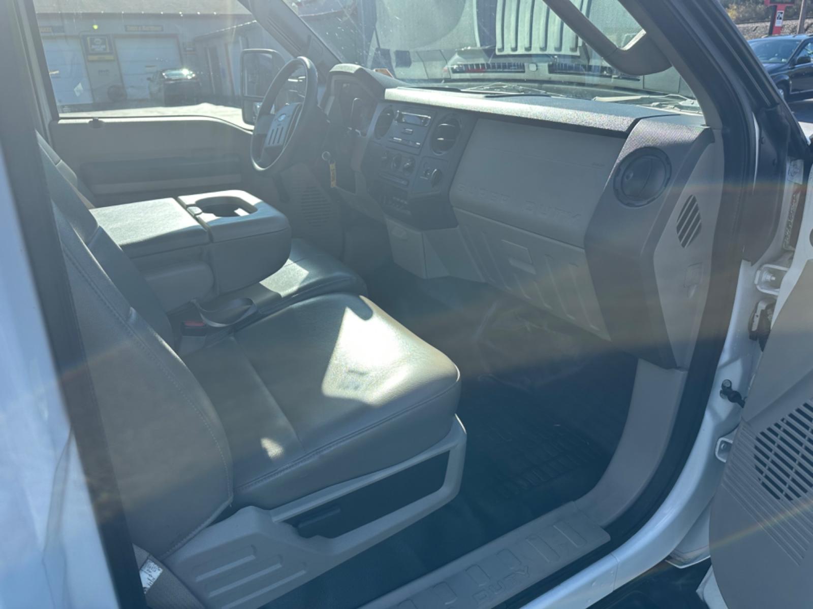 2008 White Ford F-550 (1FDAF56R58E) , automatic transmission, located at 8464 Route 219, Brockway, PA, 15824, (814) 265-1330, 41.226871, -78.780518 - Hard to find truck...must see 2008 Ford F550 box truck (12' box) in very nice shape and serviced!! - Photo #10